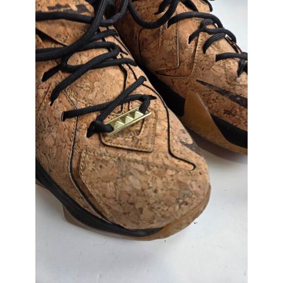 Nike LeBron 12 EXT Kings Cork Sz 9.0 768829-100 Shoes - Picture 8 of 12